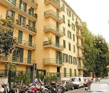 Lucky House Hotel Рим Екстериор снимка