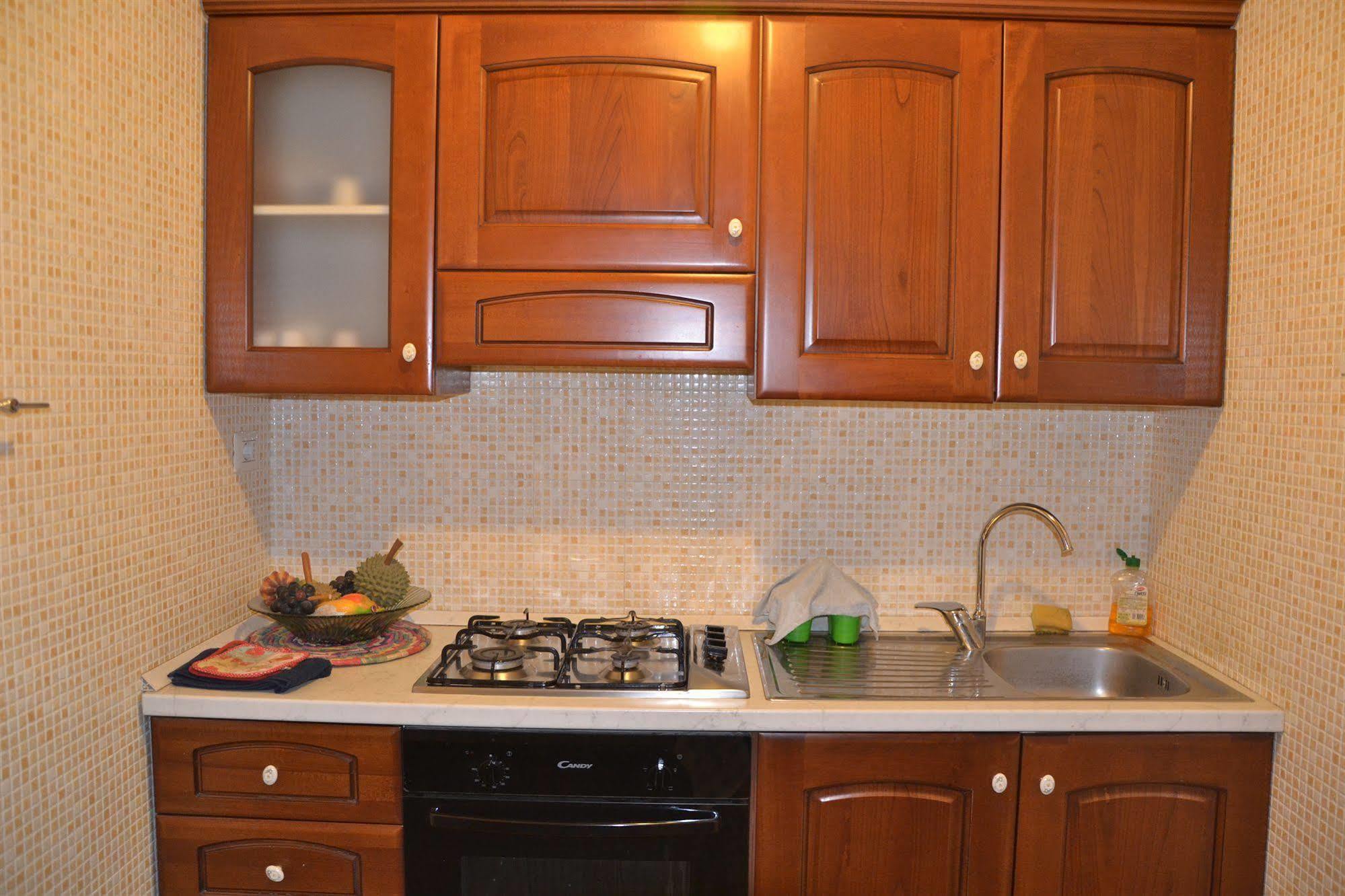 Lucky House Hotel Рим Екстериор снимка