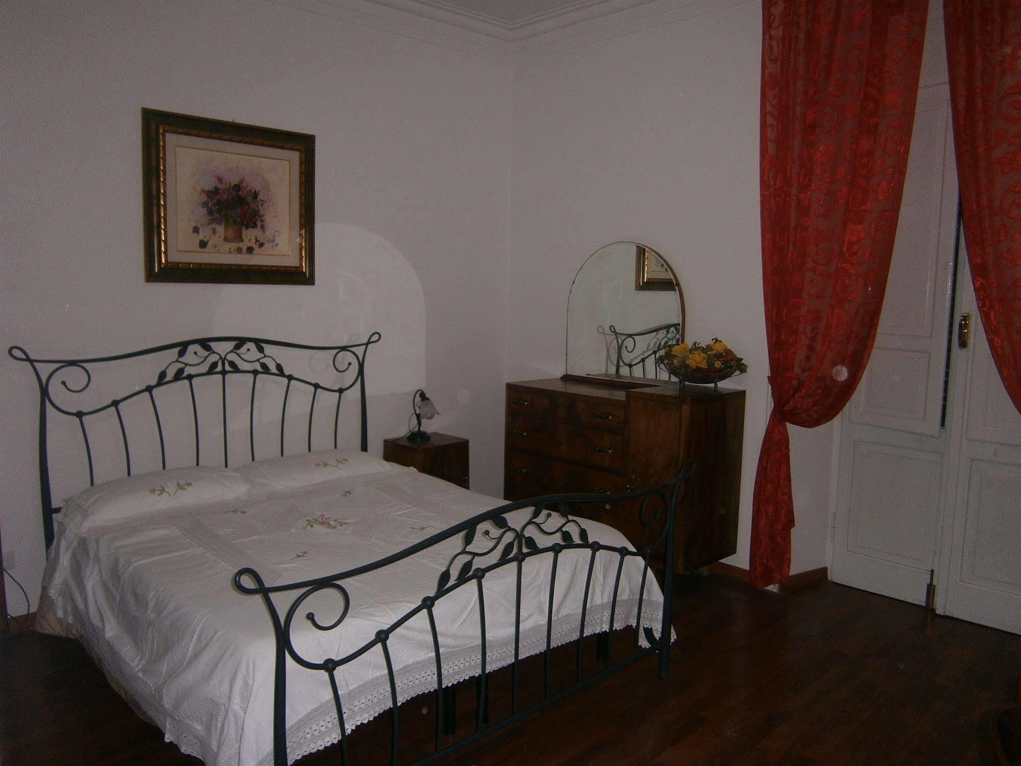 Lucky House Hotel Рим Екстериор снимка