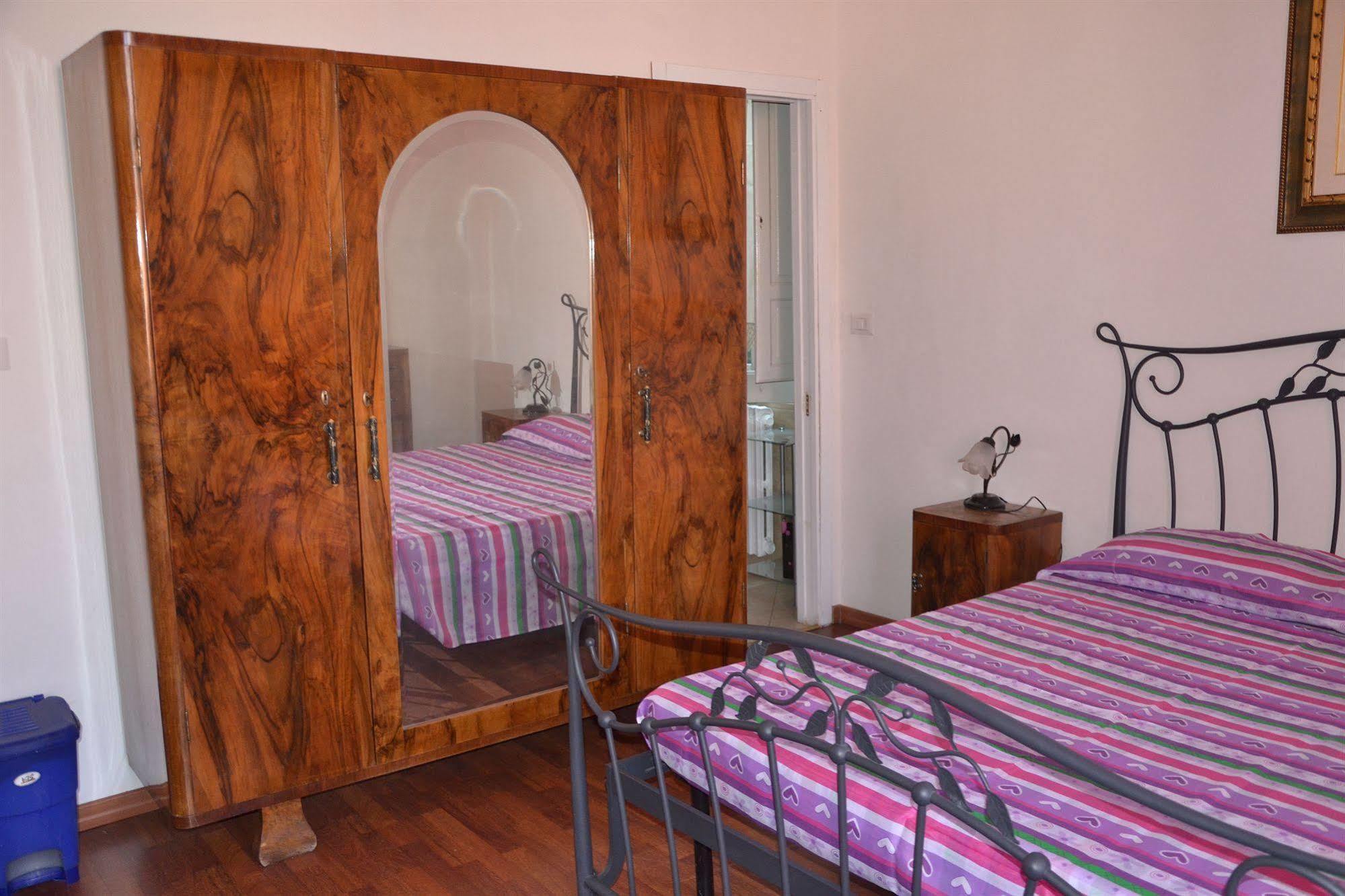 Lucky House Hotel Рим Екстериор снимка