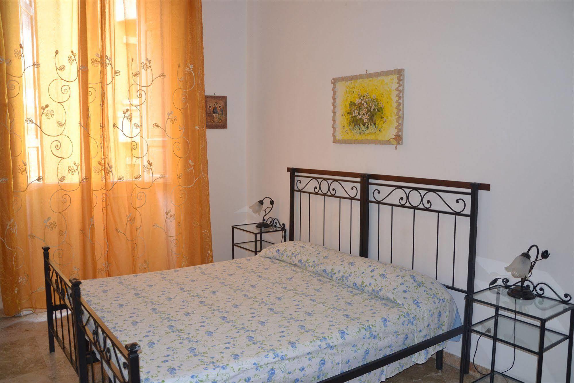 Lucky House Hotel Рим Екстериор снимка